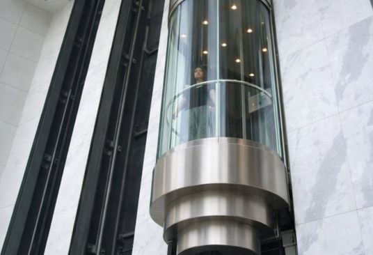 Cristalerias-en-Gran-Canaria-Vitecan-vidrio-curvado-ascensores-panoramicos