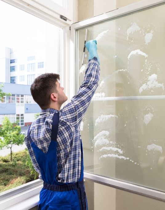 Cristalerias-en-Gran-Canaria-Vitecan-limpieza-cristal-productos-no-recomendados