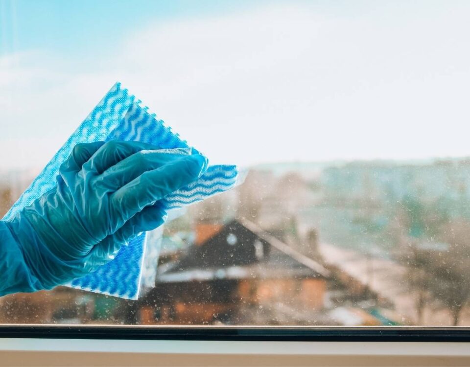 Cristalerias-en-Gran-Canaria-Vitecan-mantener-limpiar-cristal